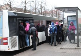 Депутаты в Нарве рассматривают вариант запуска коммерческих автобусных маршрутов на дачи 
