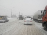 Снегопад спровоцировал дорожный коллапс в Омске