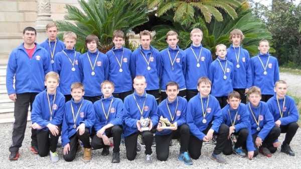 Юные нарвские футболисты вернулись из Барселоны с медалями 