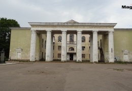 Заброшенные дома иностранных хозяев в Нарве стали головной болью для городских властей