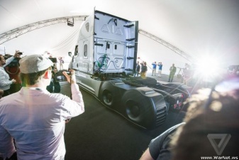 В США состоялась премьера самоуправляемого грузового автомобиля от концерна Daimler