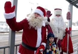 Место традиционной встречи Деда Мороза и Санта-Клауса в Нарве перенесли на Парусинку