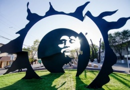  Караганда: монумент "Звезде по имени Солнце"