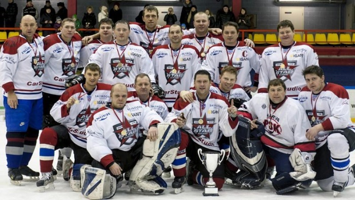 Нарвская команда Stars взяла первое место на любительском турнире по хоккею 