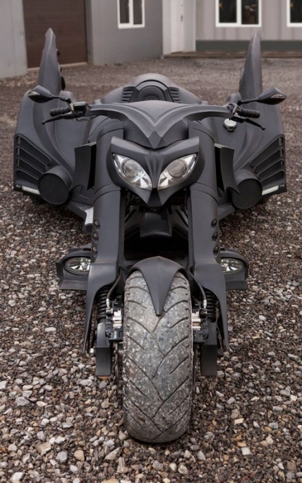 Трехколесный мотоцикл Бэтмена от польских мастеров