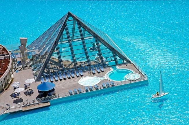 Самый большой в мире бассейн