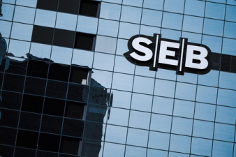 Полугодовая прибыль SEB снизилась до 93,9 млн евро