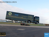  Пилот Иванов проехал на формульном Lotus под летящим грузовиком