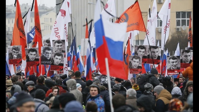 Следователи провели обыск в рабочем кабинете Бориса Немцова