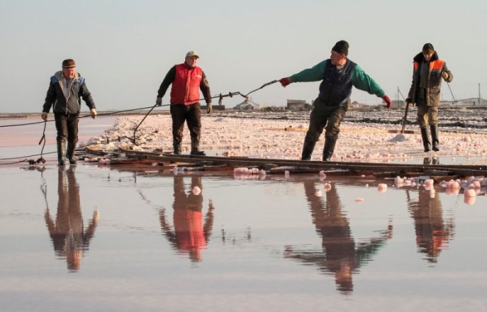 Как добывают розовую соль в Крыму