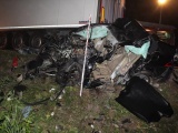 ДТП на шоссе Таллинн-Пярну: 17-летняя девушка без прав за рулем Jaguar врезалась в грузовик и погибла