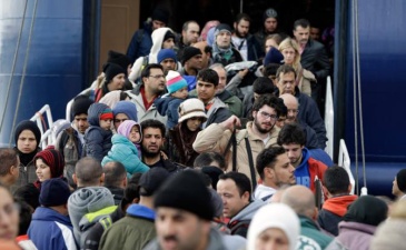 Потоки мигрантов «топят» Евросоюз