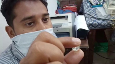  Миллионер из трущоб: шахтер из Индии нашел огромный алмаз и разбогател 