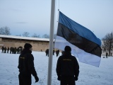 ФОТО: праздничное поднятие флага на рассвете прошло и в Нарвском замке 