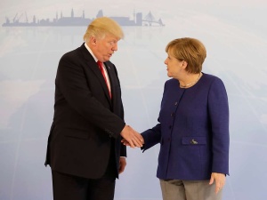 Трамп назвал Германию заложницей России из-за "Северного потока - 2"