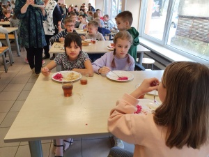 Горячие обеды с начала учебного года смогут получить не все нарвские школьники