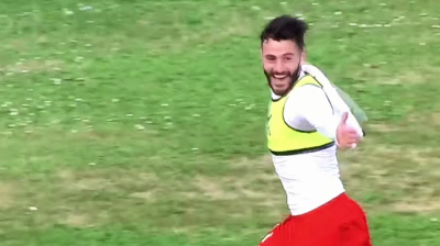 YouTube ВИДЕО: игрок "Перужди" забил чудо-гол пяткой с разворотом на 180 градусов 