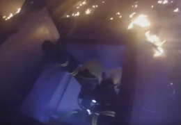 при пожаре в жилом доме в Нарве эвакуировали девять человек 