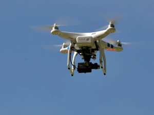 Владельцам дронов в Великобритании придется регистрировать беспилотники и сдавать экзамены по безопасности полетов 