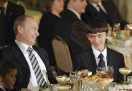 Владимир Путин вместе с первым вице-премьером Дмитрием Медведевым