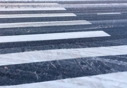 В Нарве осветят несколько пешеходных переходов
