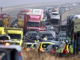 Авария в Великобритании с участием 130 автомобилей