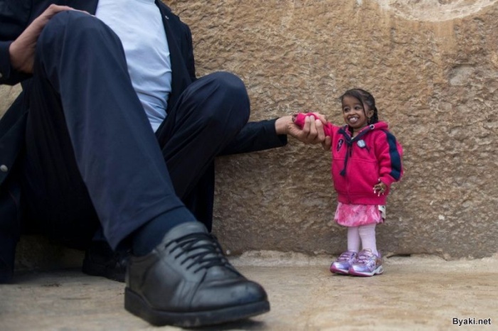 В Каире произошла встреча самого высокого мужчины и самой маленькой женщины