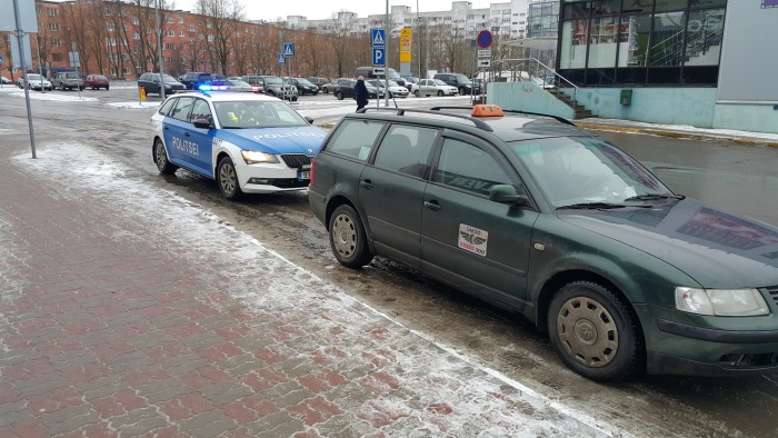 Полиция и отдел надзора Нарвской Горуправы проверили нарвское такси