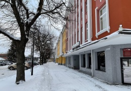 Уборка снега в Нарве: городские службы круглосуточно мониторят ситуацию, уверяют власти