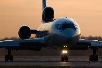 Эксперты расходятся в версиях катастрофы Ту-154 в Сочи: не верят в ошибку пилота и указывают на разлет осколков, характерный для взрыва 