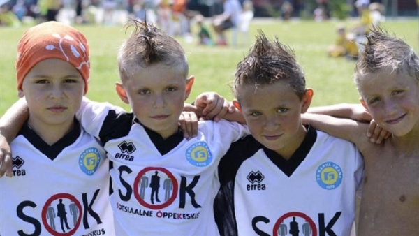 Юные футболисты из Нарвы одержали убедительную победу в Пыльва 