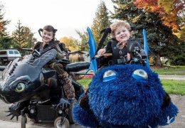 Роскошные костюмы к Хэллоуину для детей-инвалидов