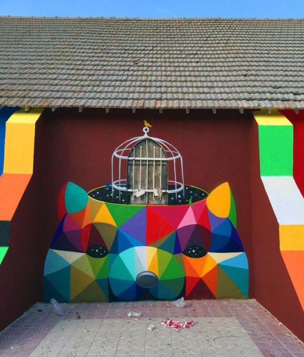В Марокко художник раскрасил заброшенную церковь 