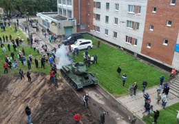 Танк Т-34 в Ивангороде занял свое почетное место