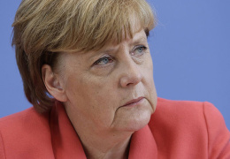 Меркель потребовала жесткого ответа на групповые нападения на женщин в Кельне