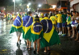 Бразилия в шоке: после поражения от сборной Германии по футболу со счетом 7:1 в стране начались беспорядки