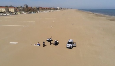 Итальянские полицейские с помощью дрона выследили одинокого отдыхающего и оштрафовали