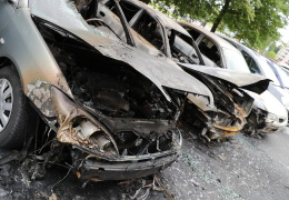 В Тарту ночью сгорели два автомобиля 