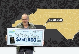  Умирающий американец выиграл в лотерею и вместо лечения потратил деньги на путешествие