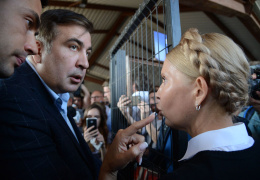 Порошенко пообещал выполнить любое решение суда по делу о гражданстве Саакашвили 
