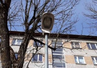 В Нарве вандалы разбили четыре уличных фонаря 