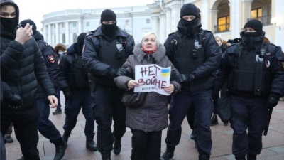 В России на акциях против мобилизации прошли жесткие задержания