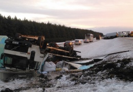 В цепной аварии на шоссе Таллинн-Нарва столкнулись 13 автомобилей
