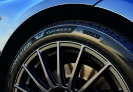 У электромобилей шины изнашиваются на 30 % быстрее, чем у авто с ДВС — Bridgestone исправила это в специальной модели Turanza EV 