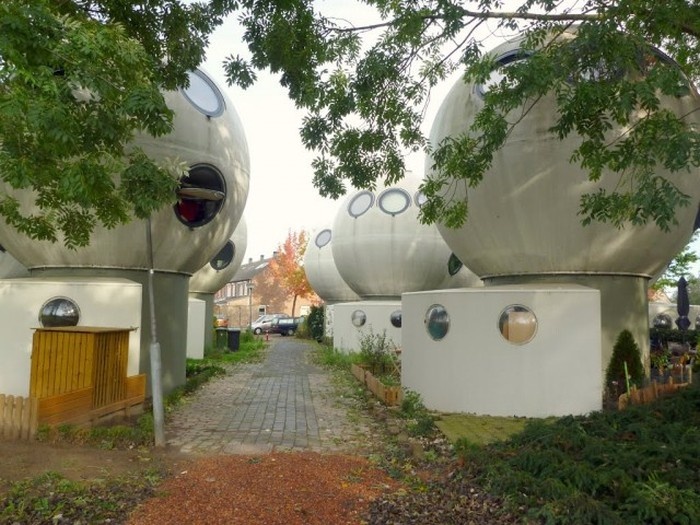 Уникальные дома-шары в Нидерландах