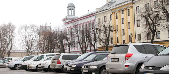 Платная парковка в Нарве может появиться после муниципальной полиции