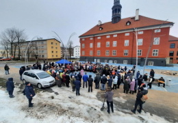 Нарвитяне высказали наболевшее на пикете против зашкаливающих счетов за отопление