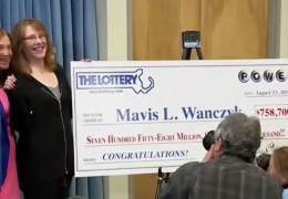 Американка выиграла в лотерею 758 миллионов долларов