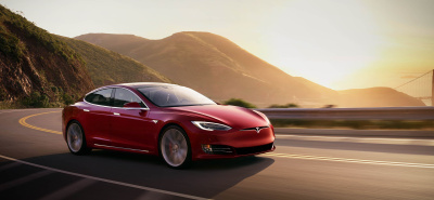 В Tesla поставили под сомнение обещания Илона Маска выпустить полностью автономный электрокар до конца года  