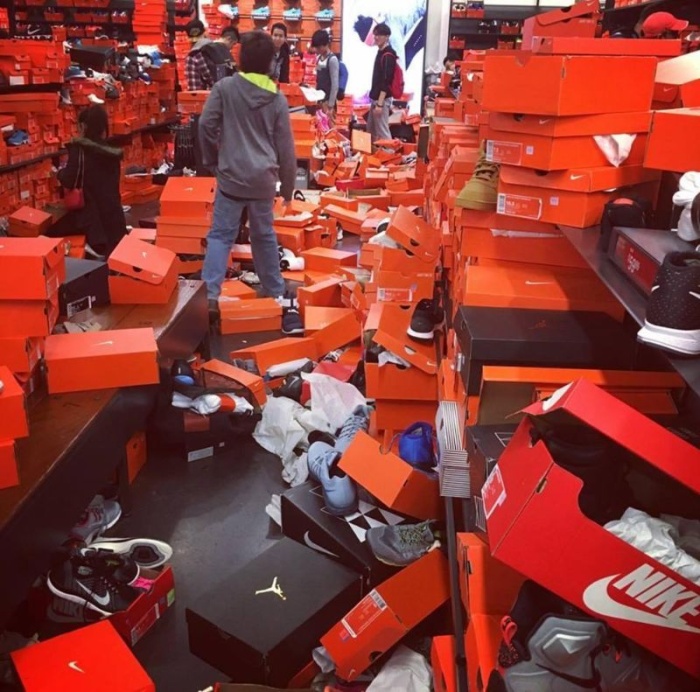Обувной магазин в Сиэтле после черной пятницы